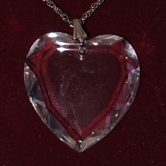 Strass Lead Crystal Heart Pendant on a 24 inch Silver Chain - Picture 5 of 10